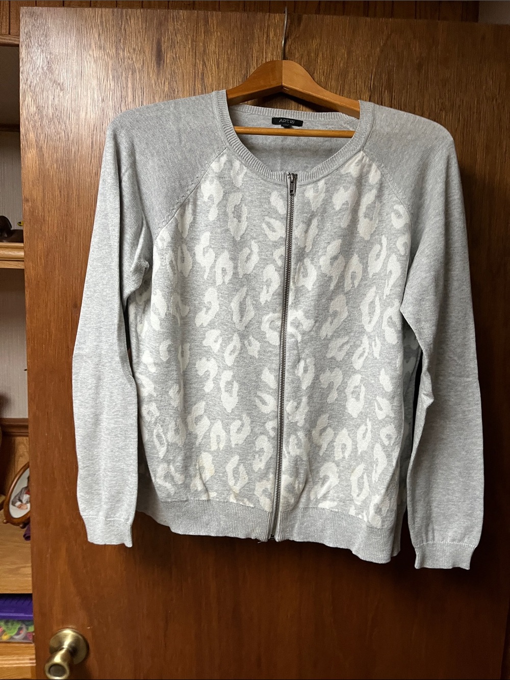 Apt. 9 Light Gray Zip-Front Knit Top